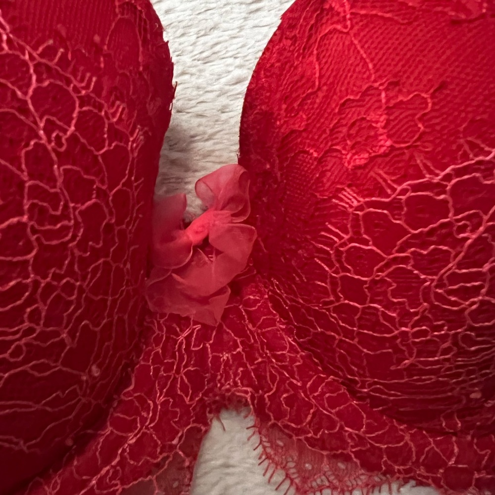Red Dream Angels Bra by Victoria’s Secret - Picture 3 of 13